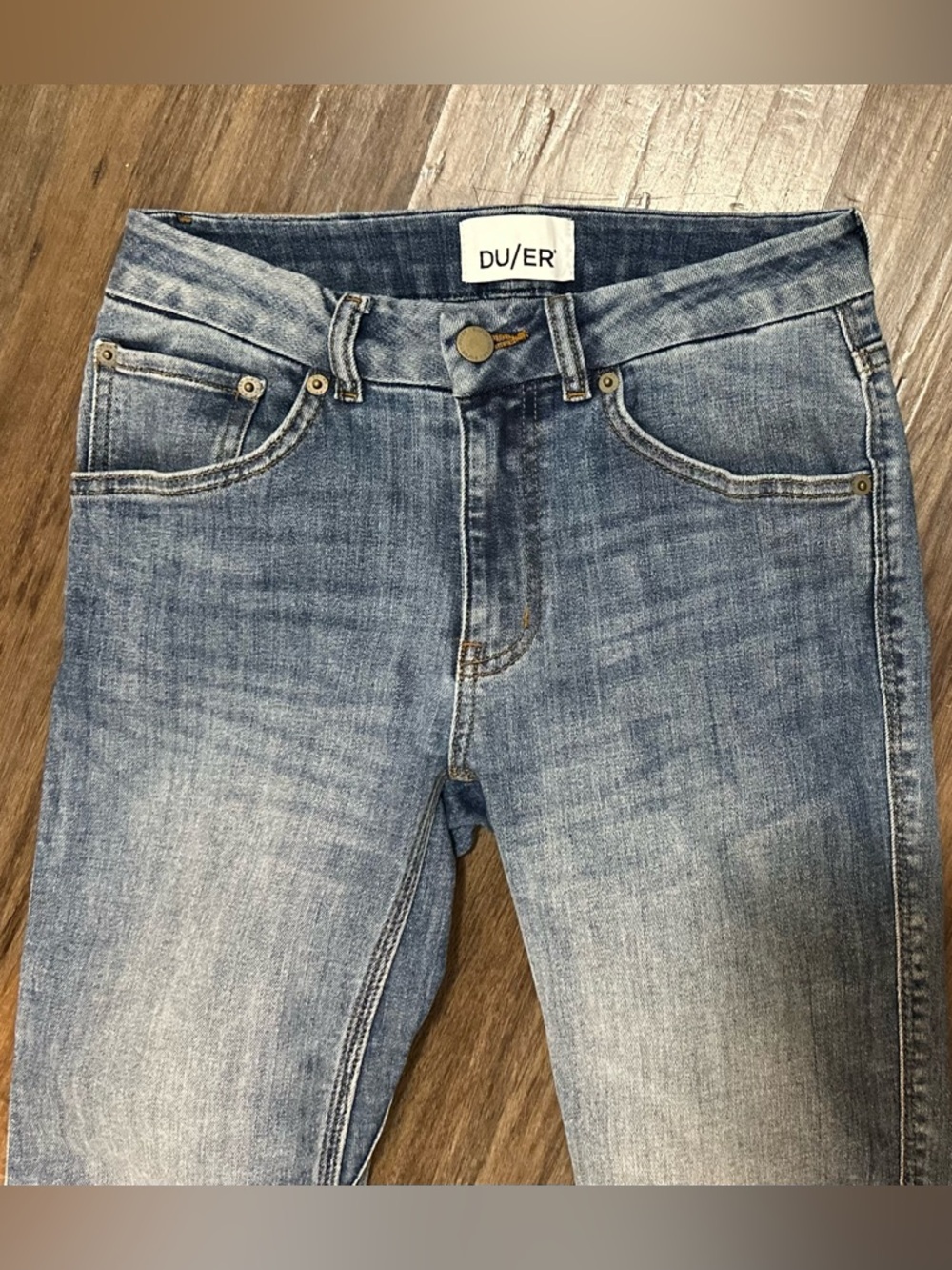 Du/er Women's Performance Denim Skinny Jeans. Size 26 x 28. - Picture 2 of 15